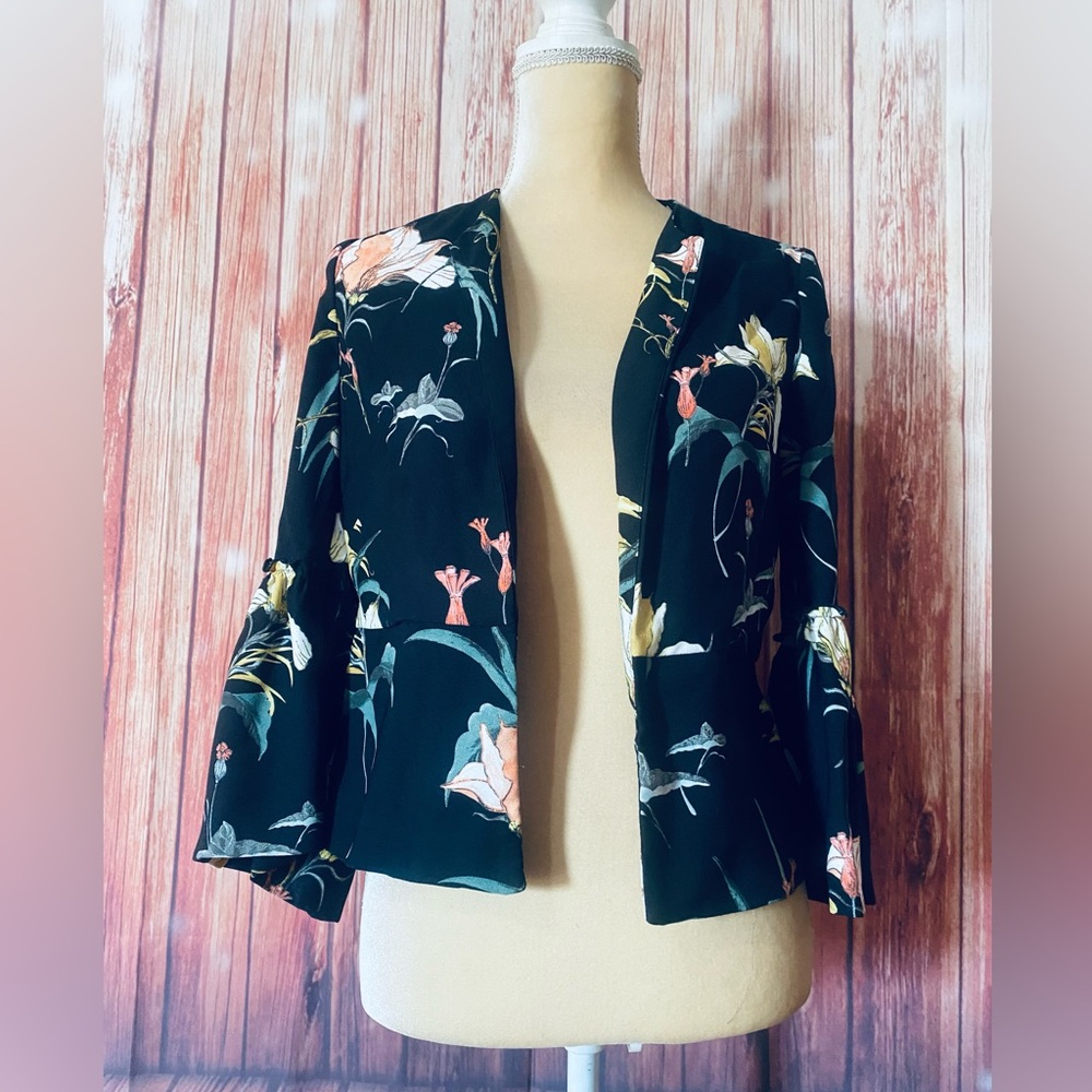 Women’s Small Shrug Jacket Zara Multicolored Floral Open Front 3/4 Bell Sleeves